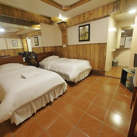 Mountain Lodge And Restaurant Baguio City ภายนอก รูปภาพ