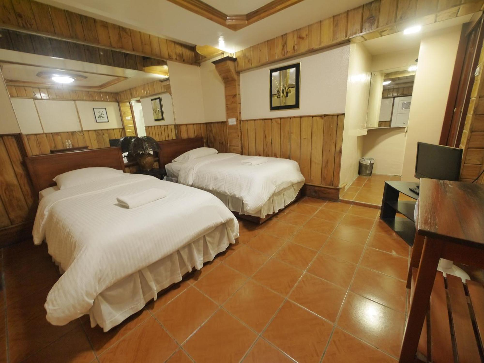 Mountain Lodge And Restaurant Baguio City ภายนอก รูปภาพ